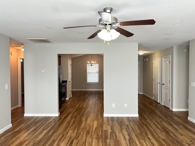 Photo - 204 Edgarton Way