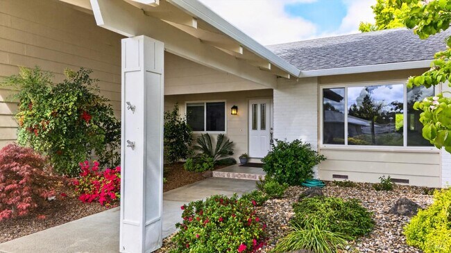 Photo - 329 Oak Leaf Cir