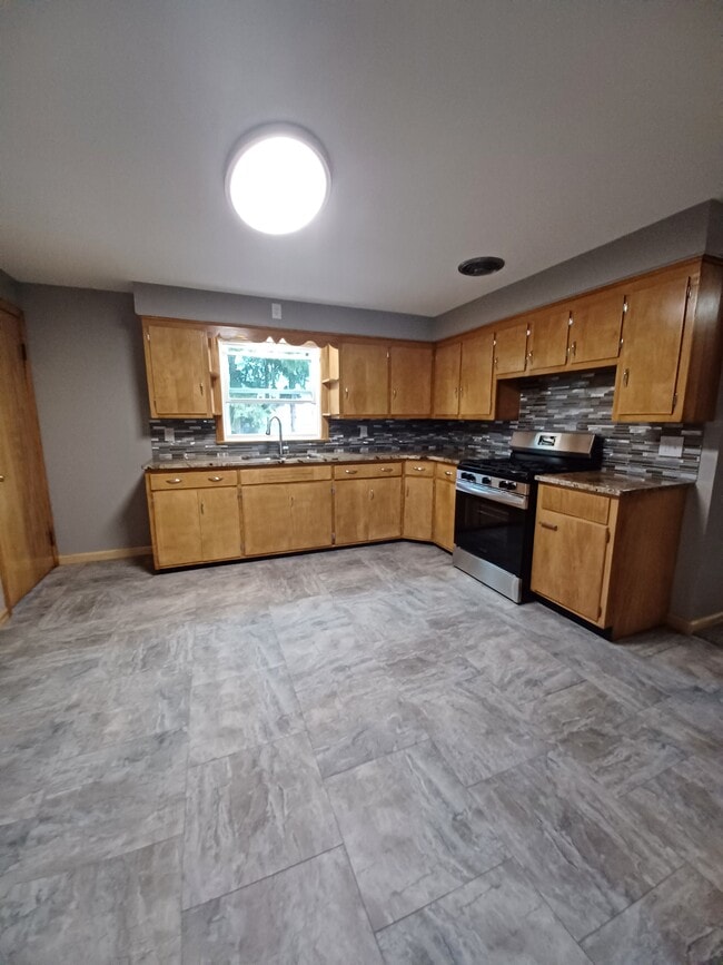 Photo - 21 East and West Rd