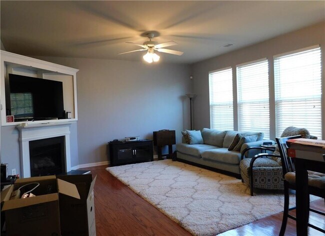 Photo - 940 Pierce Ivy Ct NE