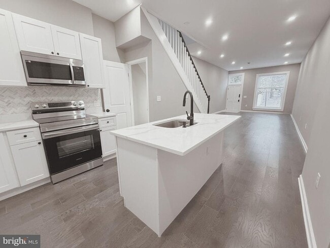 Photo - 715 N Patterson Park Ave