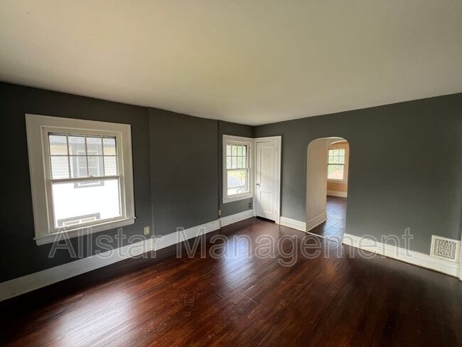 Photo - 411 9th St Unit Up
