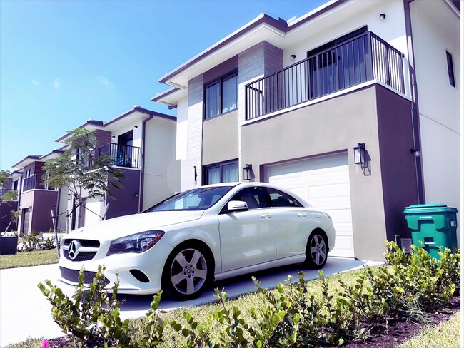 Photo - 221 NW 12th Ct