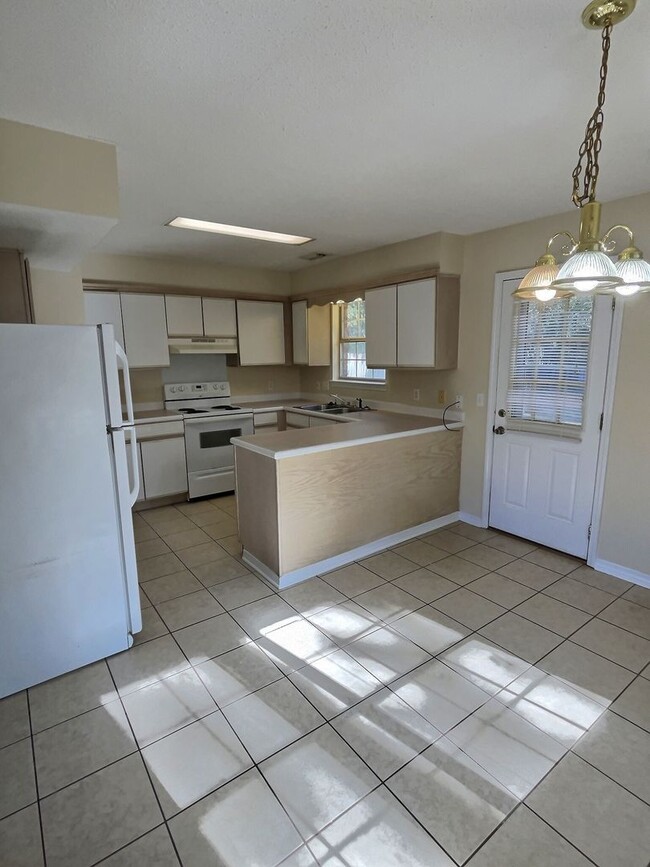 Photo - 8300-8304 Exchange St Unit 8304