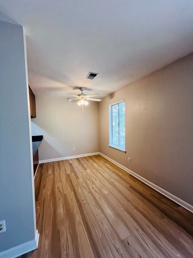 3732 Donovan Dr Unit D