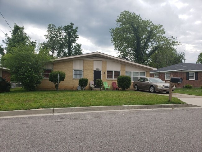 Building Photo - 3/4 BR  Brick ranch