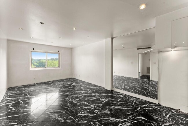 Photo - 2285 Peachtree Rd NE Unidad 801