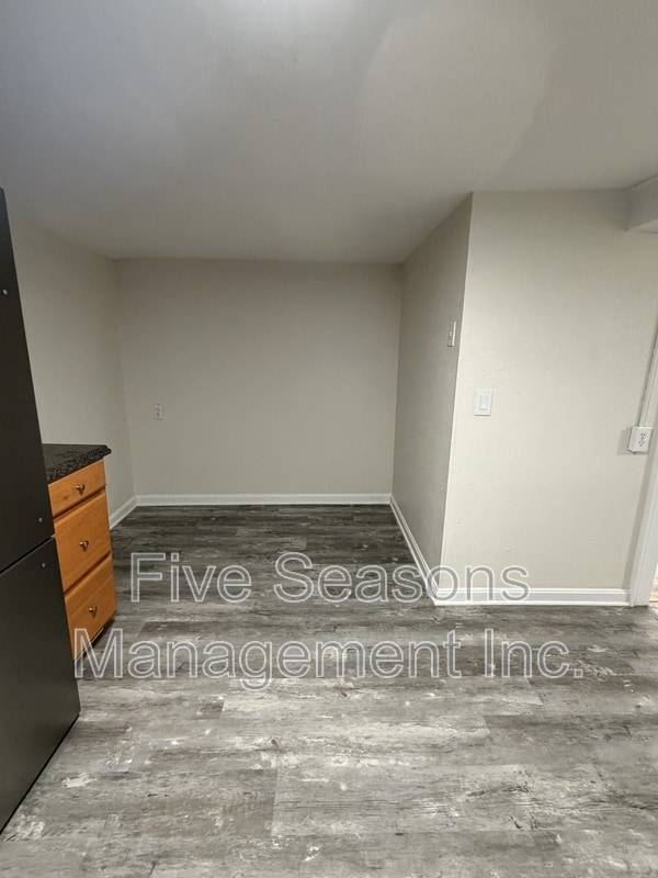 17 West St