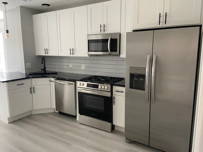Photo - 7942 S Lafayette Ave Unidad The South Side Estate