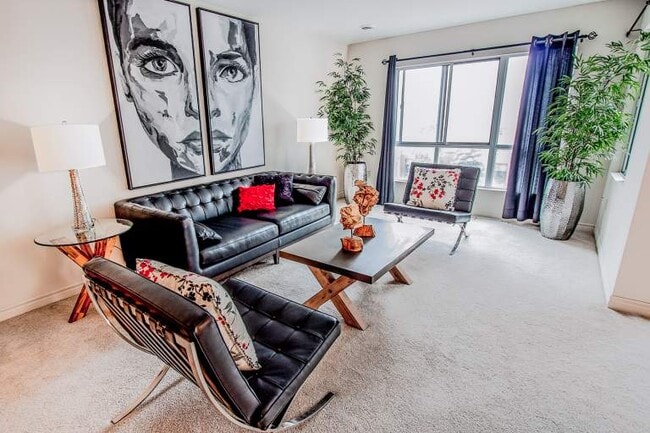 Building Photo - City Place II