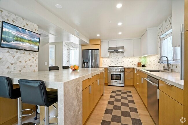 Building Photo - 1534 Amherst Ave Unit 103 Rental