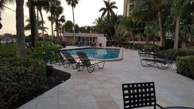 Photo - 1830 Embassy Dr Unit 506