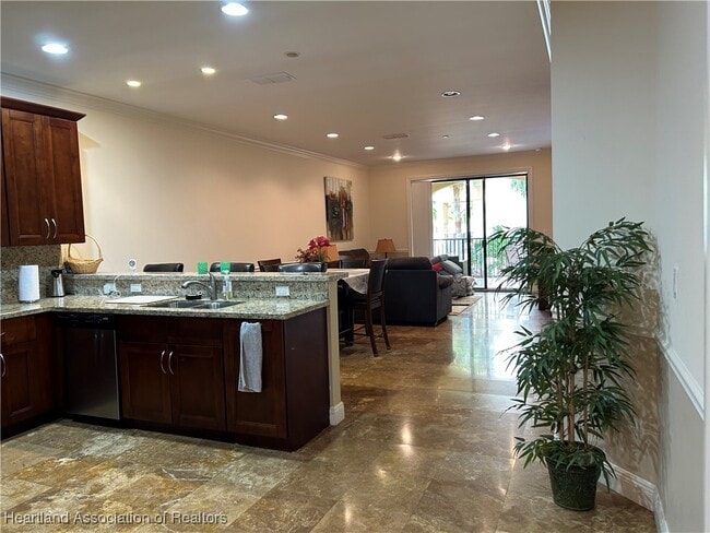 Photo - 2351 Lakeview Dr Unit 208