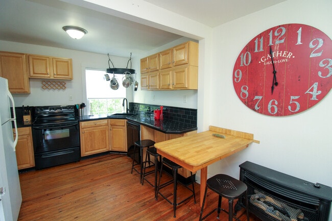 Building Photo - 375 Weaverville Rd Unit 3