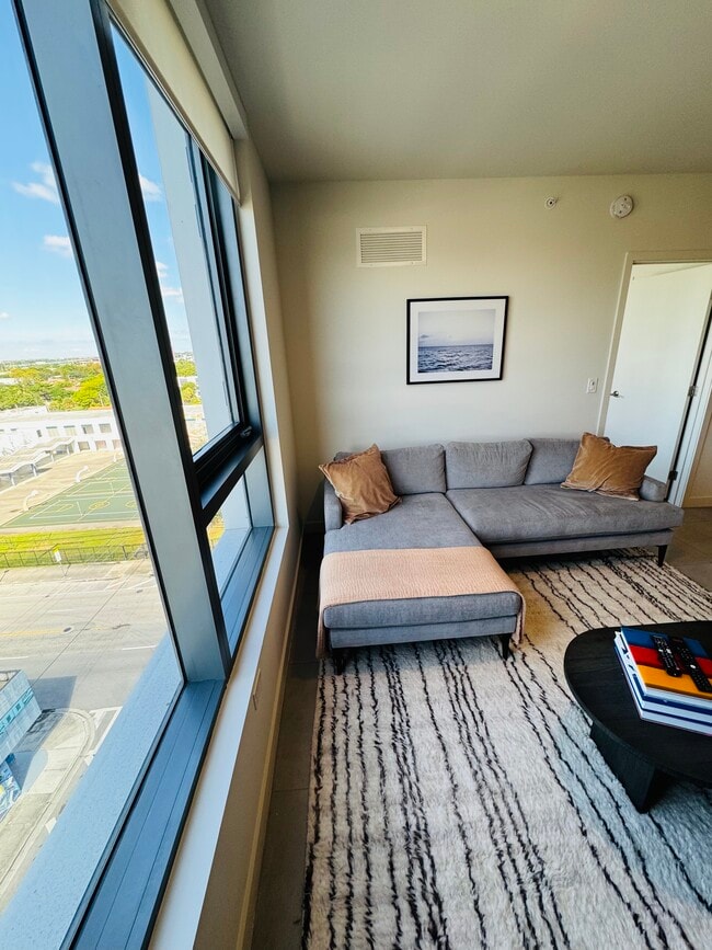 Building Photo - 224 NW 31st St Unit A