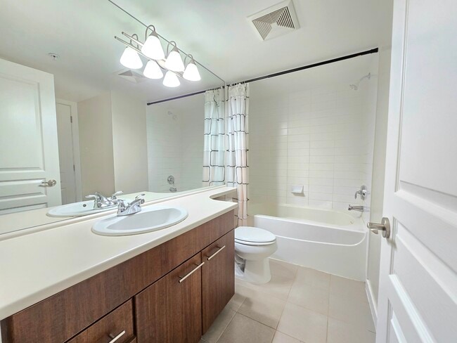 Photo - 115-4728 Brentwood Dr Unité 115