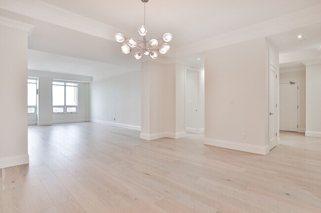 Photo - 99 Avenue Rd