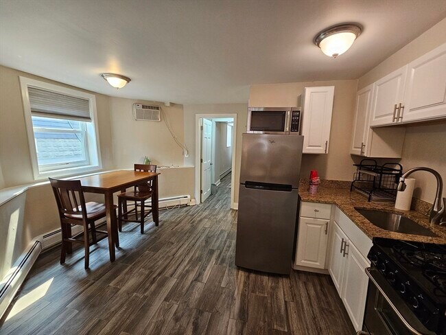 Photo - 44 Belmont St Unidad 2 Rental