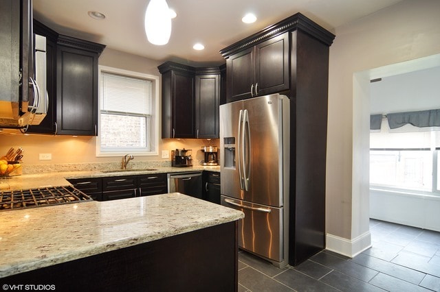 Building Photo - 3835 N Western Ave