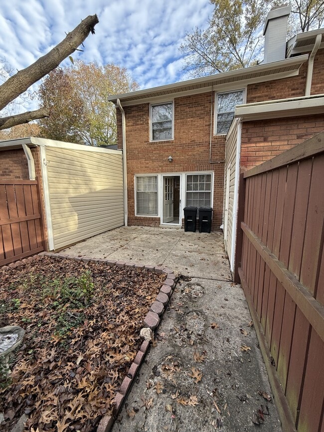 3990 Valley Ct