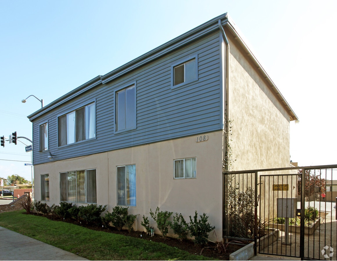Photo - 108 W Wilson Ave Apartments