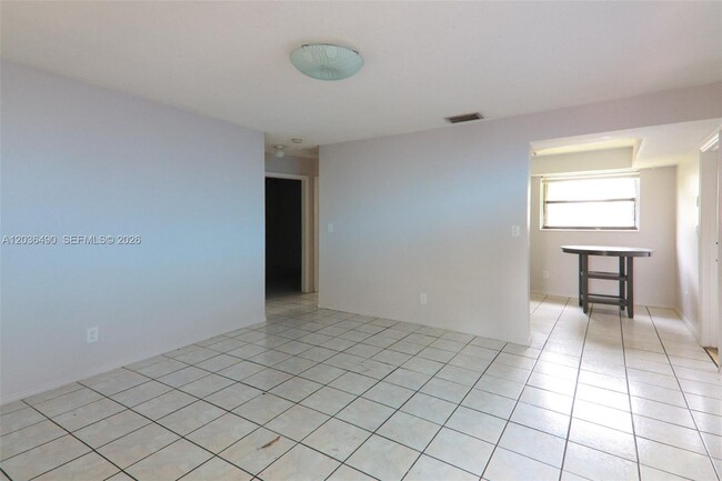 Photo - 1321 N 58th Ave Unidad 1321