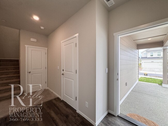 Photo - Bright 2024-Built Home with Modern Finishes & Fully Fenced Yard