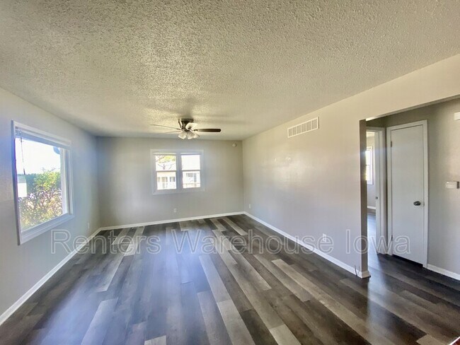 Photo - 209 S 1st St