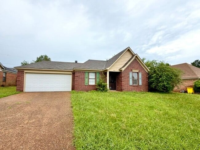 Now Leasing A 5 Bedroom 2 Bath Home In Memphis. Availalbe Now