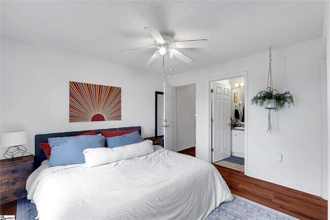 Photo - 1412 Harts Ridge Dr