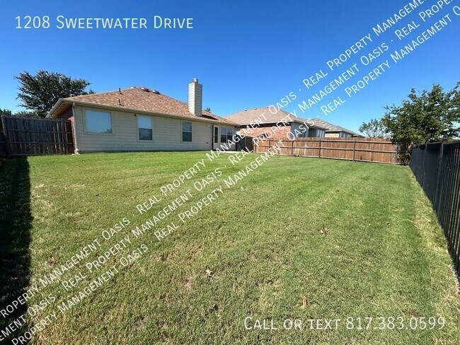 1208 Sweetwater Dr