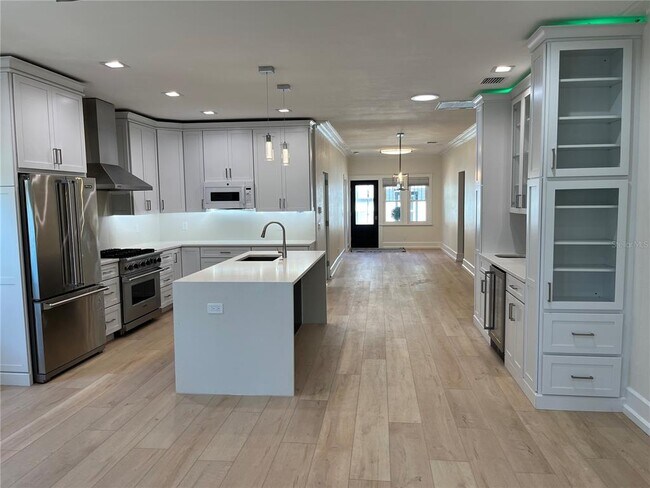 Photo - 2925 2nd Ave N