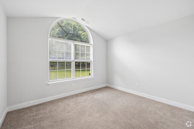 2BR, 2BA - 872SF - Primary Bedroom