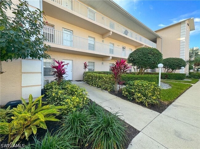 Building Photo - 3250 Cypress Glen Way Unit 424