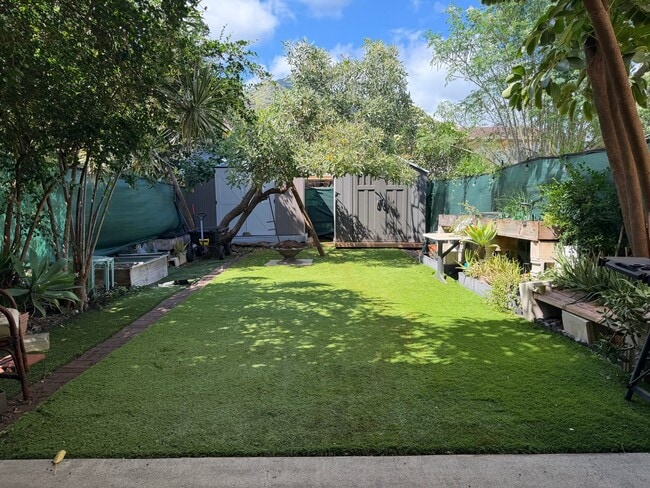 85-136-136 Ala Walua St