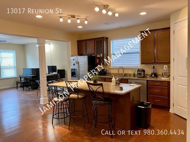 Photo - 13017 Reunion St