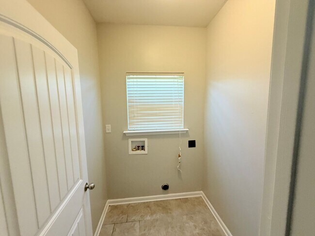 4264 Blake Cir