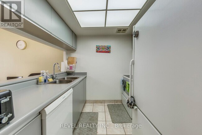 Photo - 250 Webb Dr Unit 216
