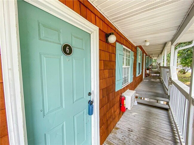 Photo - 944 N Storer Ave Unidad 6