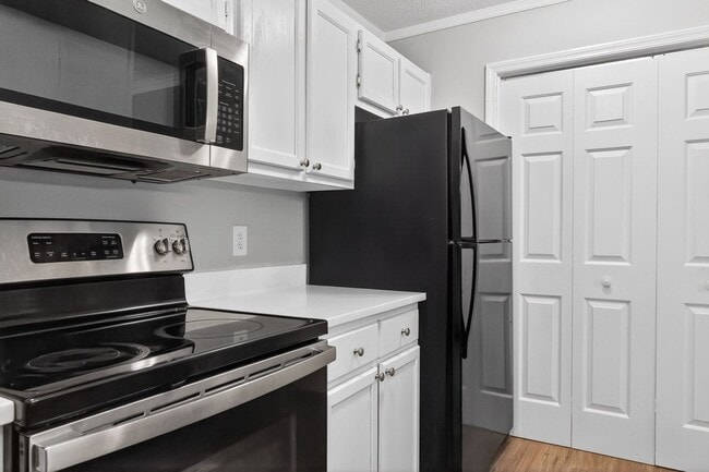 Photo - 295 Warton Ln