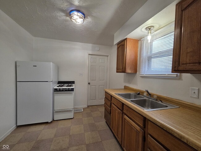 Photo - 702 W 23rd St