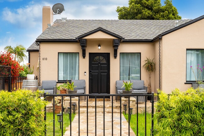 Photo - 810 E Anapamu St