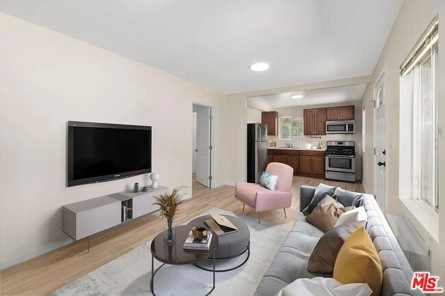 Building Photo - 5249 Satsuma Ave Unit 1/2