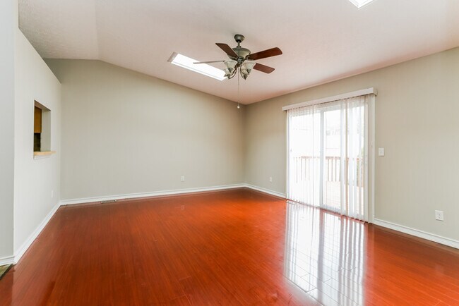 Photo - 892 Robmeyer Dr