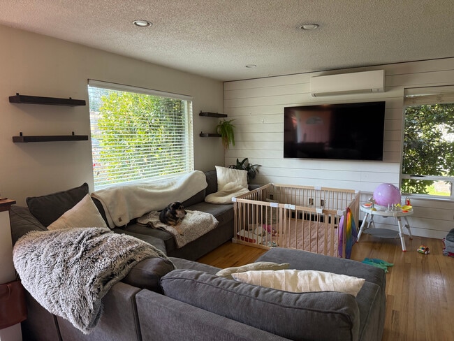 Photo - 1319 N Mullen St