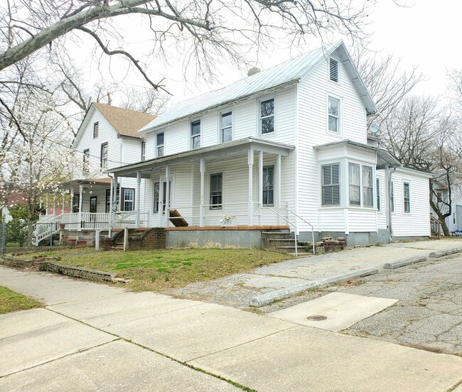 Photo - 407 S 8th St Apartment Unit 2