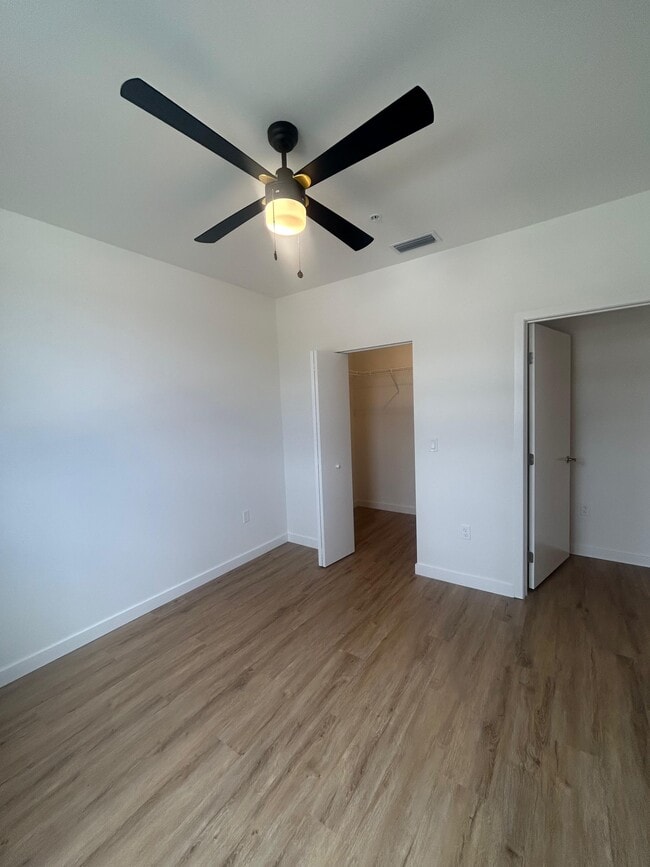 950 E 27th St Unit B1