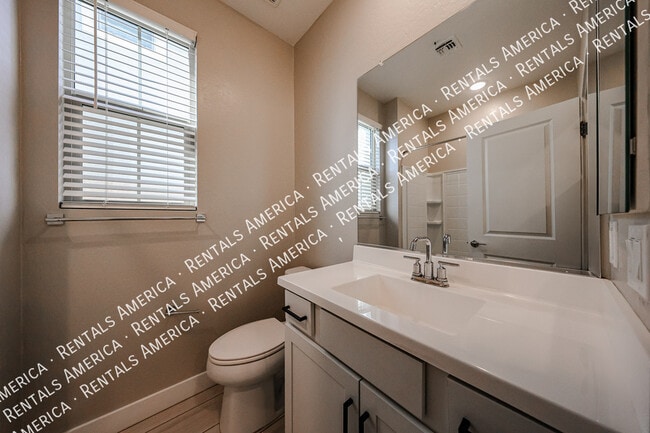 Photo - 1321 W Coyote Dr