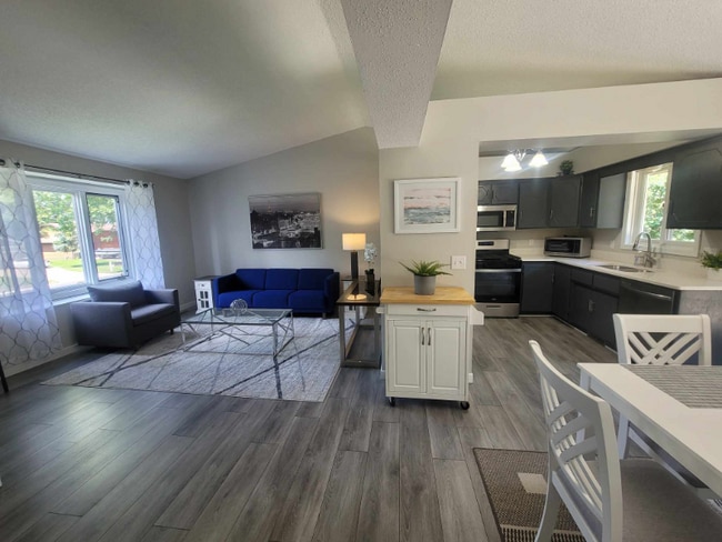 Photo - 1 Verdin St NW