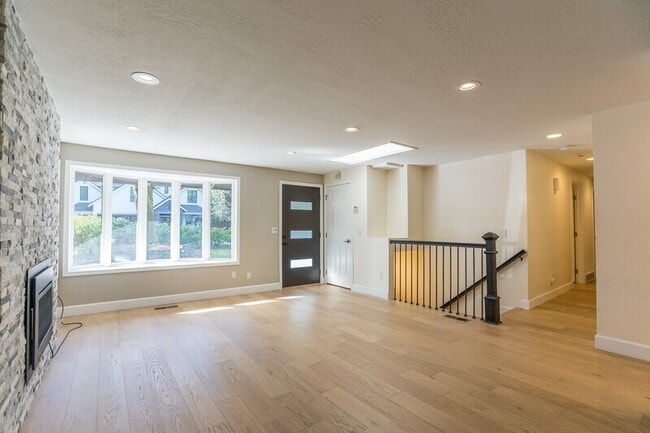 Photo - 6832 122nd Ave NE